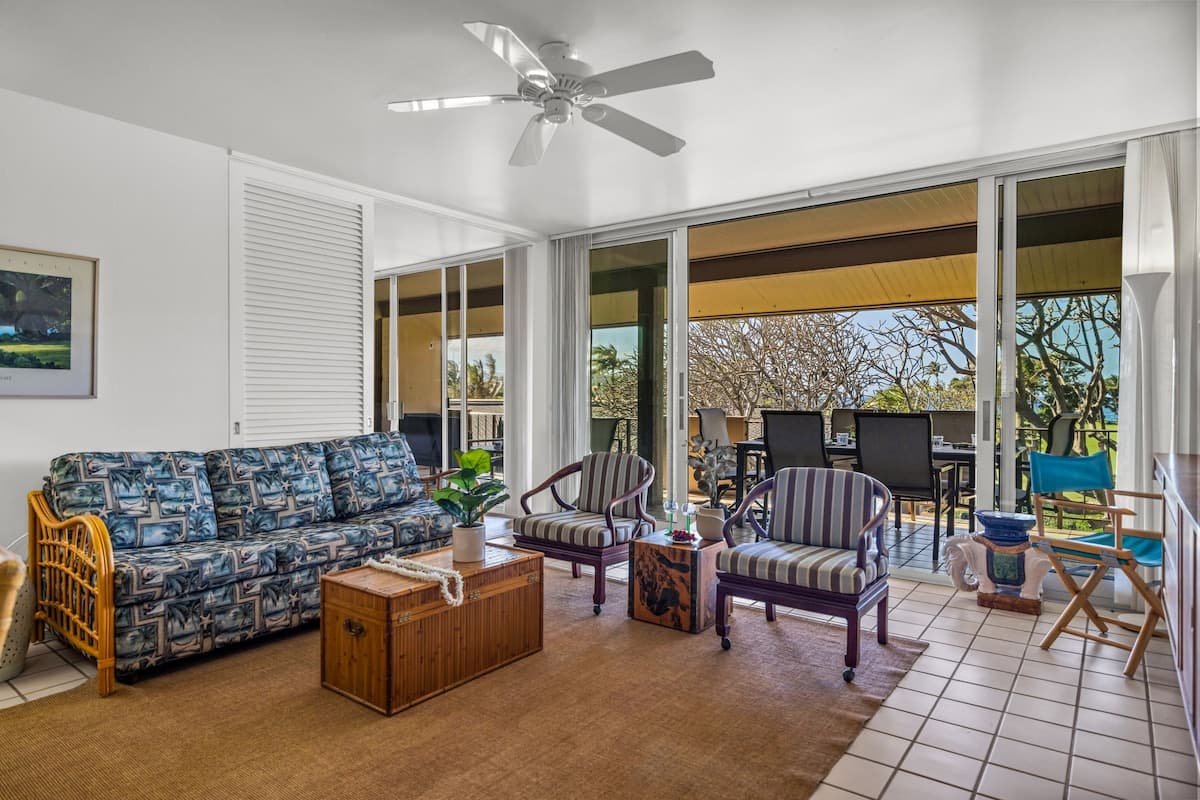 Condo in Lahaina · ★4.83 · 2 bedrooms · 3 beds · 2 baths - Photo 3