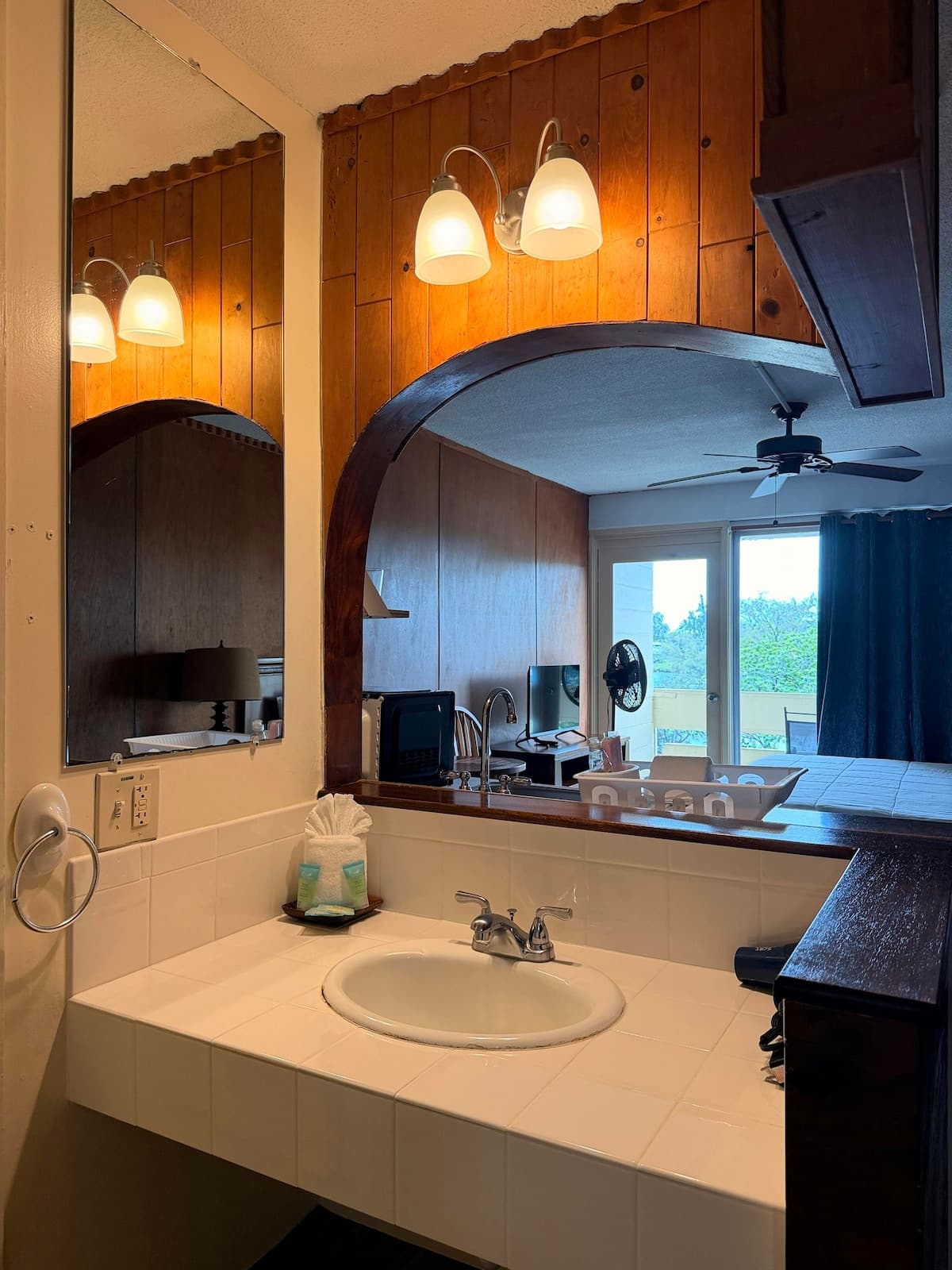 Hotel in Hilo · ★5.0 · 1 bedroom · 1 bed · 1 private bath - Photo 4