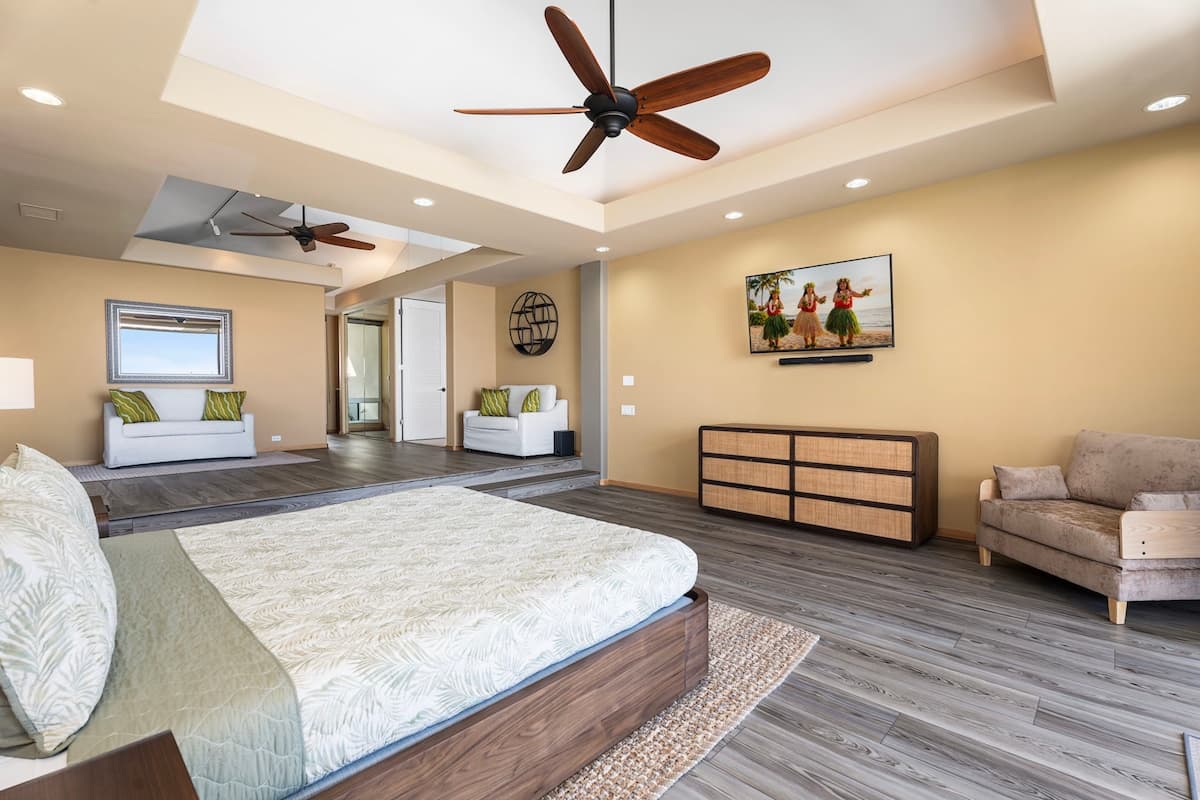 Home in Kailua-Kona · ★5.0 · 3 bedrooms · 5 beds · 3.5 baths - Photo 1