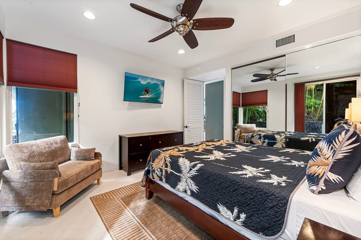 Home in Kailua-Kona · ★5.0 · 3 bedrooms · 5 beds · 3.5 baths - Photo 5