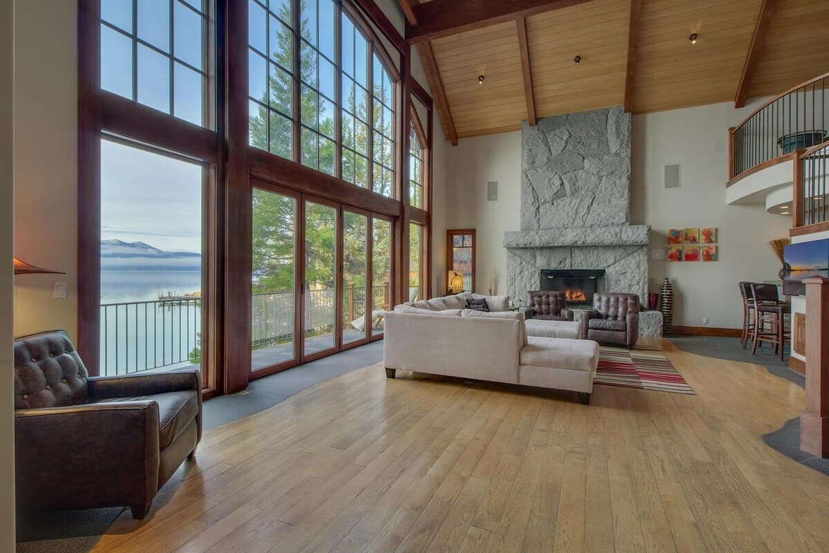 Home in Glenbrook · 4 bedrooms · 4 beds · 4.5 private baths - Photo 3