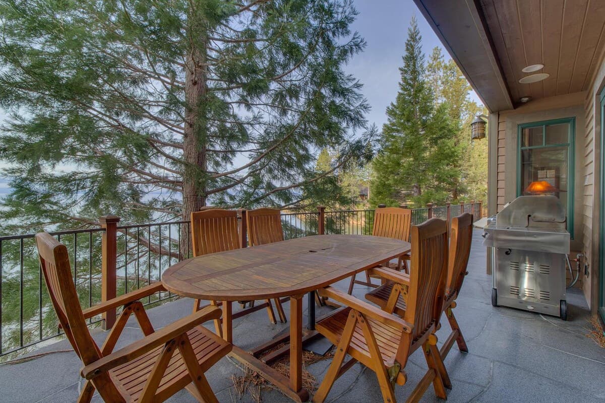 Home in Glenbrook · 4 bedrooms · 4 beds · 4.5 private baths - Photo 2