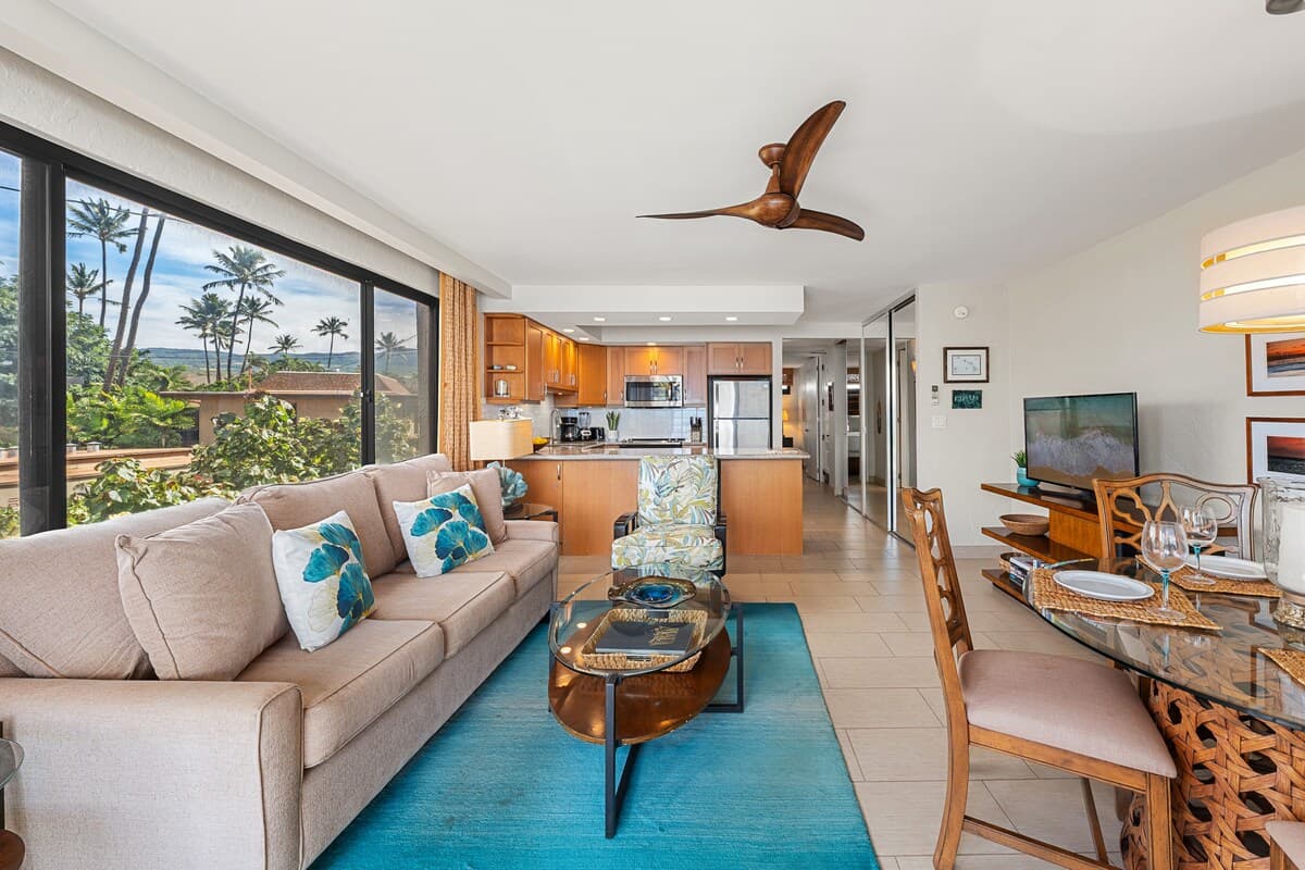 Condo in Lahaina · ★4.89 · 1 bedroom · 2 beds · 1 bath - Photo 4