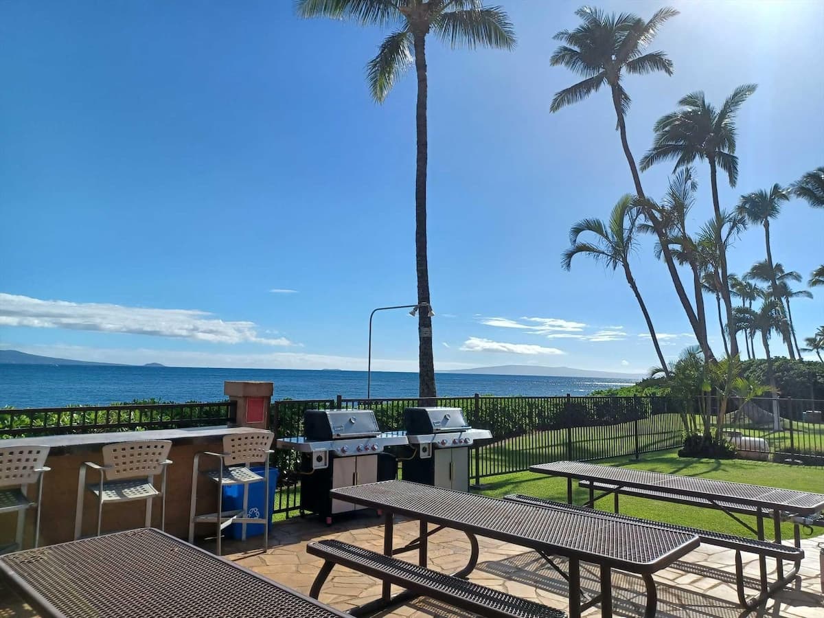 Condo in Maalaea · ★4.76 · 1 bedroom · 2 beds · 1 private bath - Photo 4