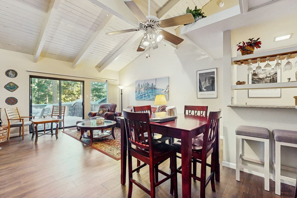 Townhouse in Incline Village · 3 bedrooms · 4 beds · 2.5 private baths - Photo 4