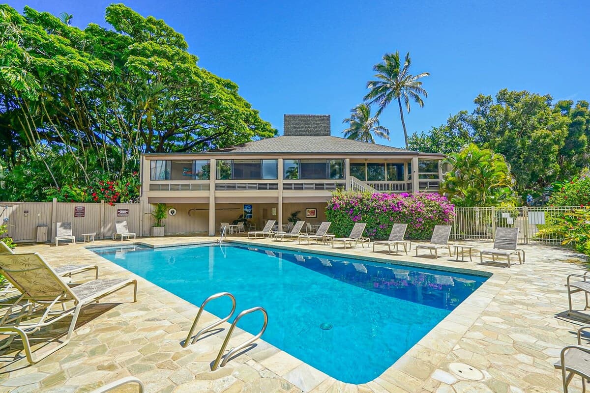 Condo in Princeville · ★4.77 · 1 bedroom · 2 beds · 1 private bath - Photo 4