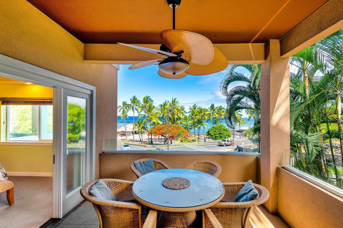 Condo in Kailua-Kona · ★4.74 · 3 bedrooms · 4 beds · 2 private baths - Photo 1