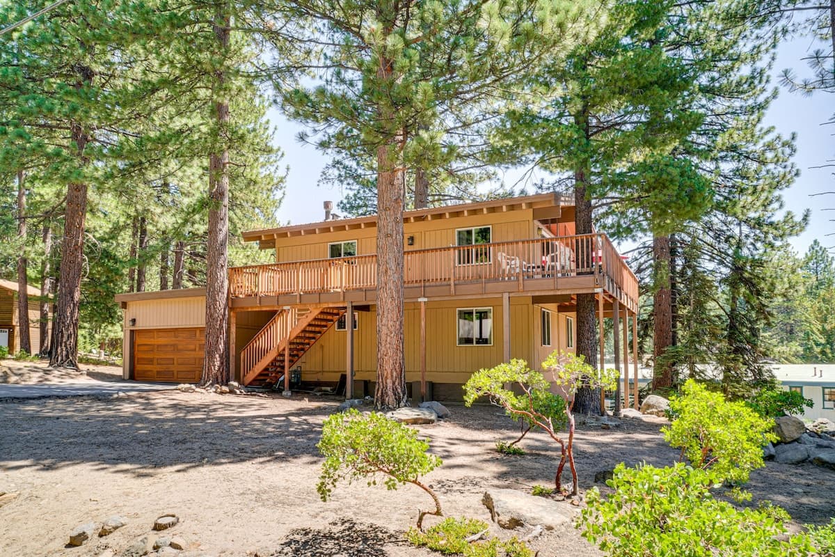 Home in Incline Village · 3 bedrooms · 4 beds · 2.5 private baths - Photo 3