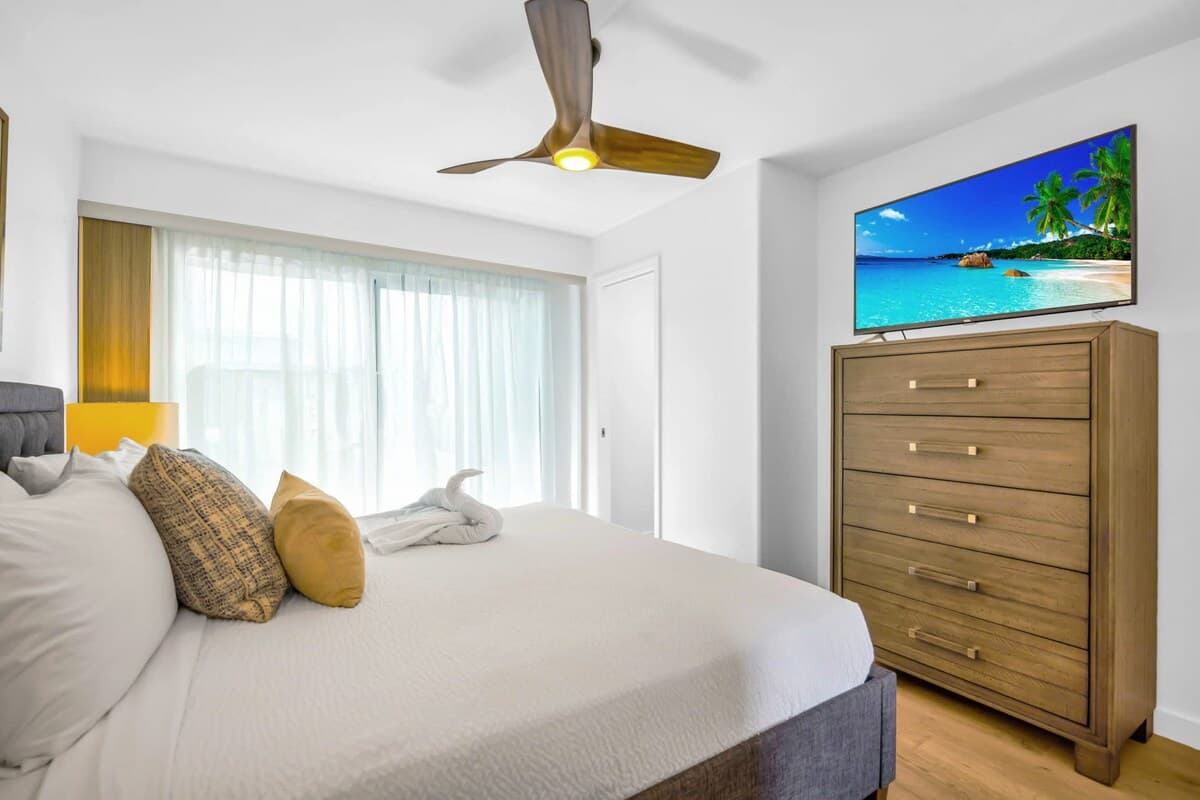 Condo in Lahaina · ★5.0 · 2 bedrooms · 3 beds · 2 private baths - Photo 3