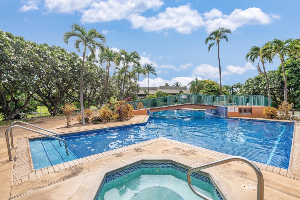 Condo in Kihei · ★5.0 · 3 bedrooms · 5 beds · 2 private baths - Photo 2