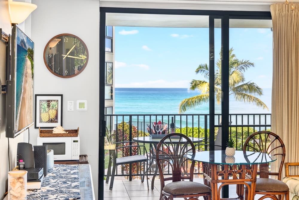 Studio with a million dollar view - Photo 2