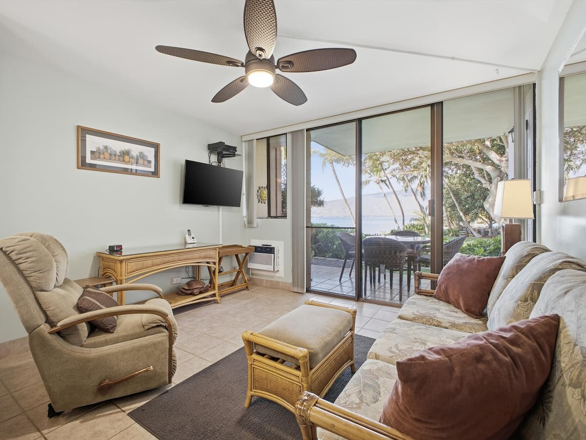 Direct Beachfront Living in South Maui - Photo 2