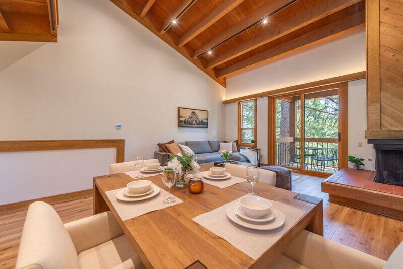Split-Level Mountain Condo with Pool & Shuttle - Photo 2