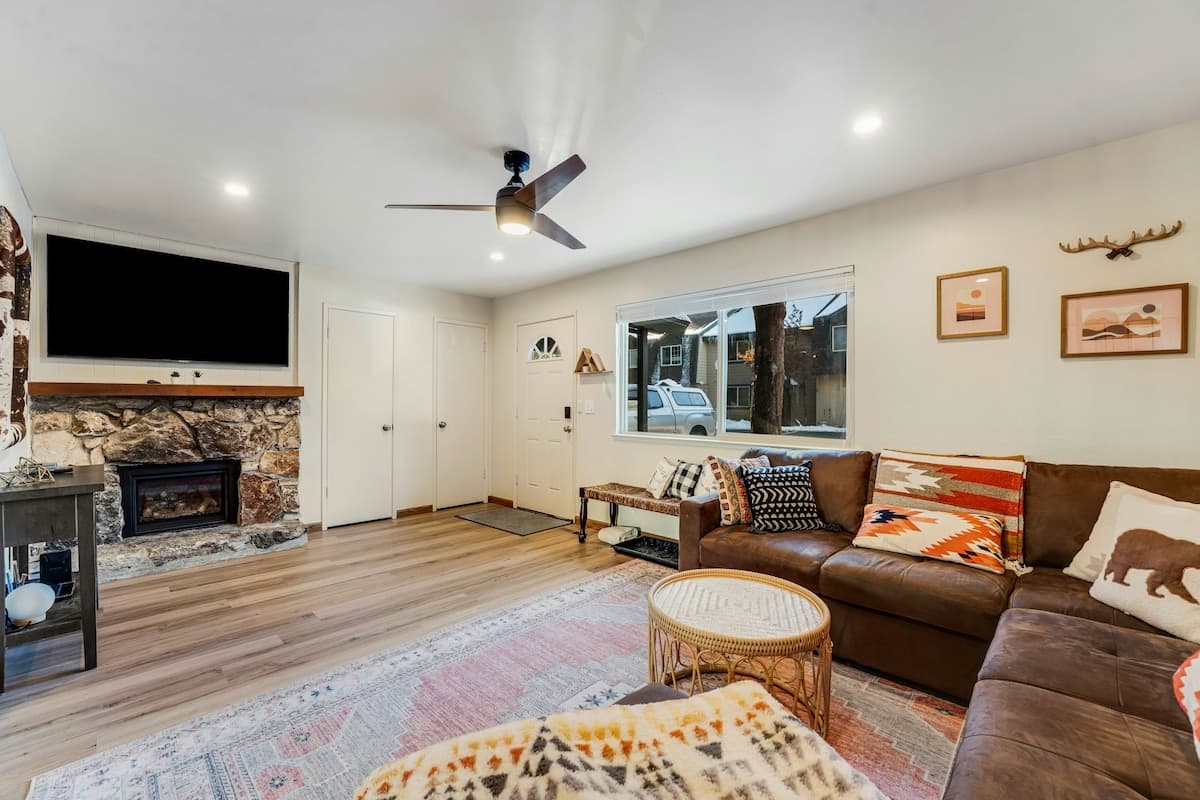 Lake Forest Retreat Near Palisades & Tahoe City - Photo 1