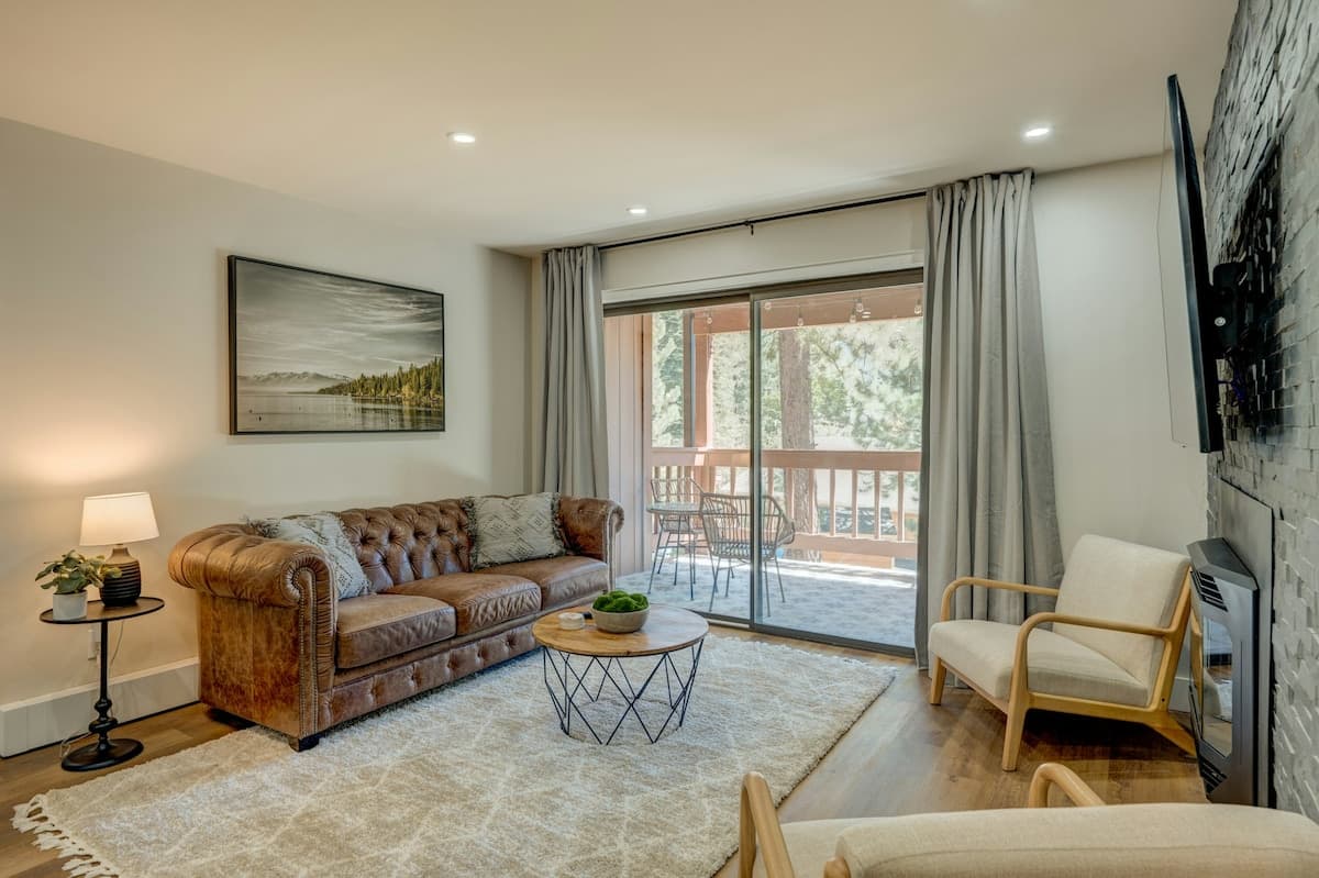 Condo in Incline Village · ★4.46 · 4 bedrooms · 5 beds · 4 private baths - Photo 3