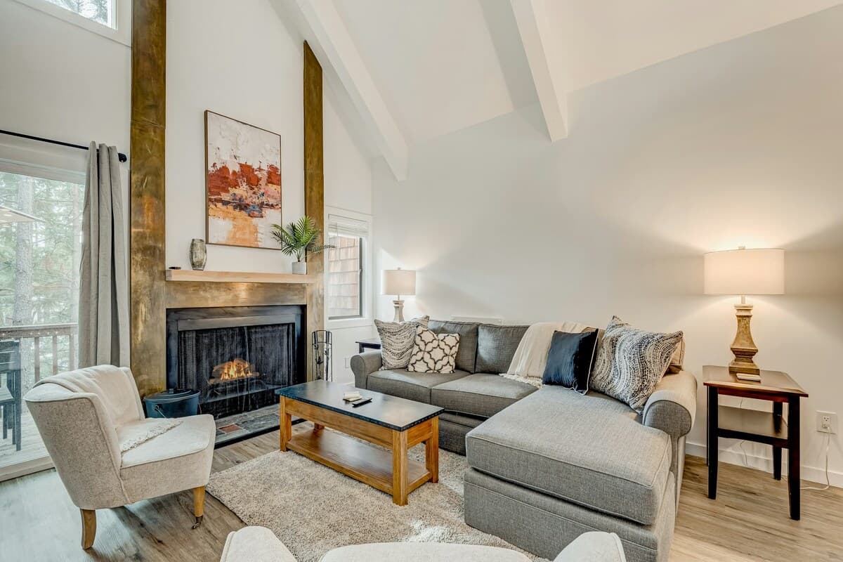 Condo in Incline Village · ★4.4 · 3 bedrooms · 4 beds · 2 private baths - Photo 4