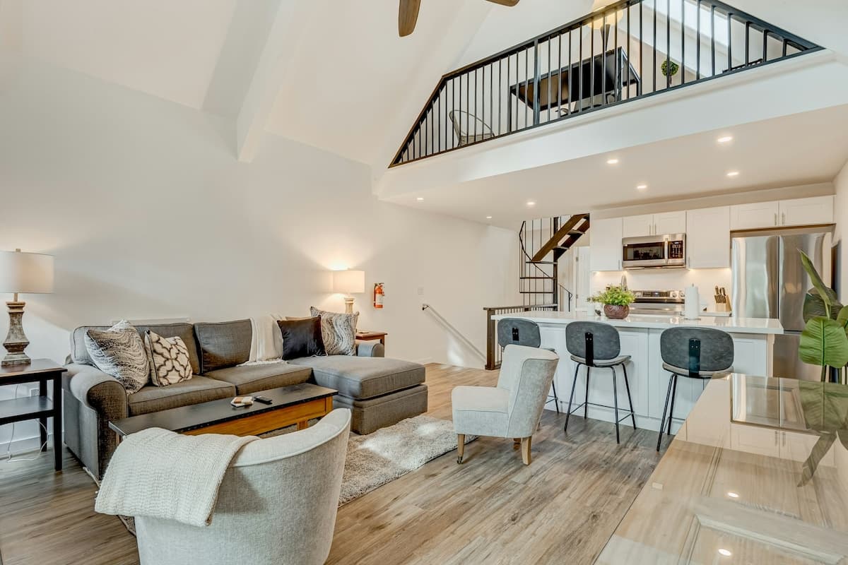 Condo in Incline Village · ★4.4 · 3 bedrooms · 4 beds · 2 private baths - Photo 1