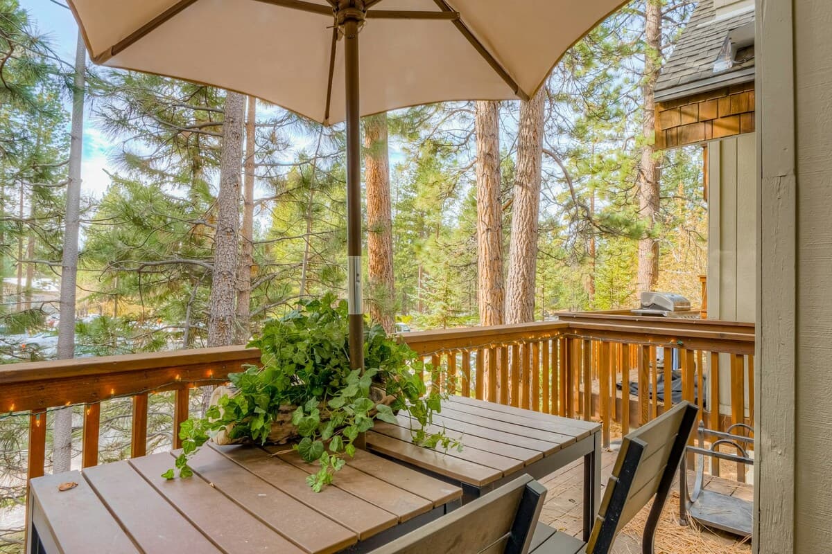 Condo in Incline Village · ★4.4 · 3 bedrooms · 4 beds · 2 private baths - Photo 3