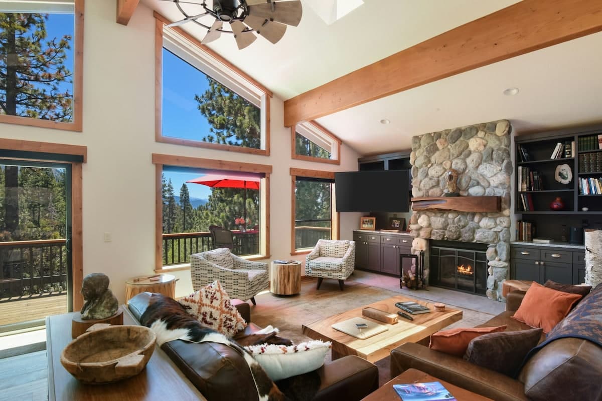 Home in Incline Village · ★4.92 · 4 bedrooms · 4 beds · 3.5 private baths - Photo 4