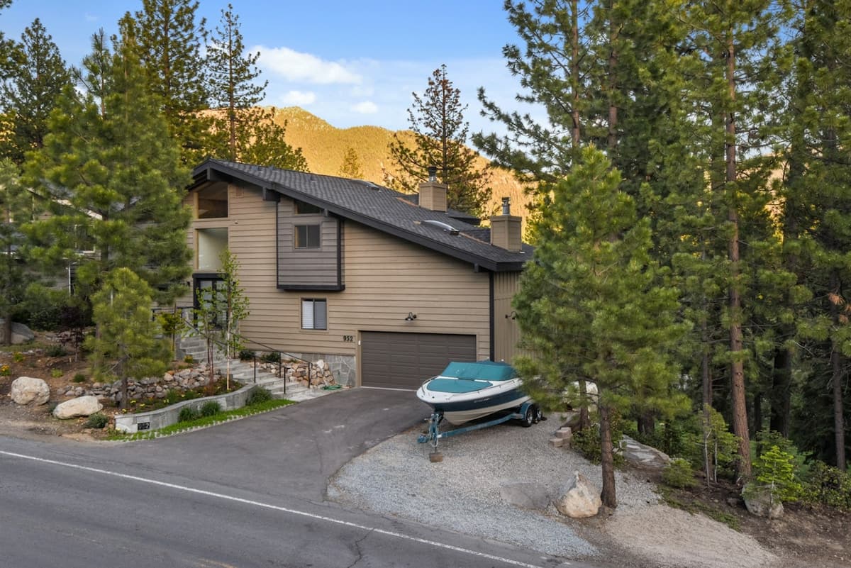 Home in Incline Village · ★4.92 · 4 bedrooms · 4 beds · 3.5 private baths - Photo 2
