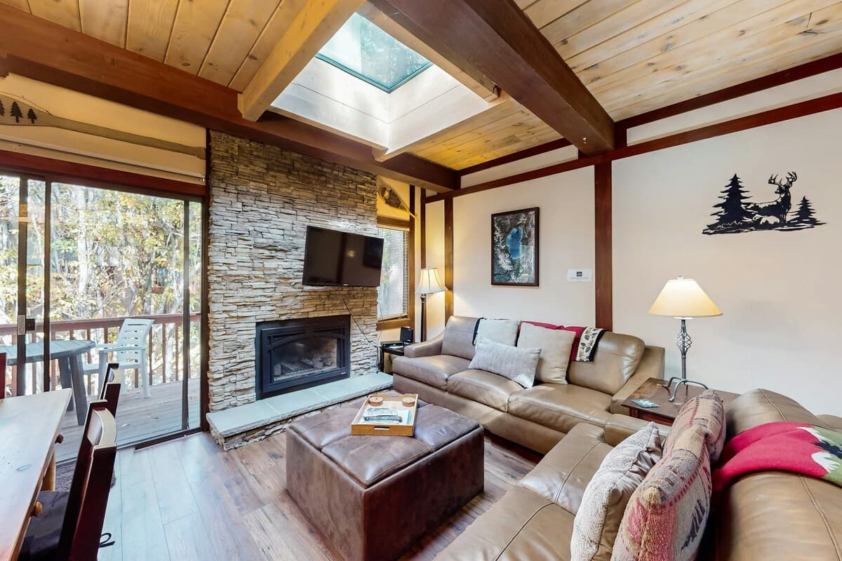 Condo in Incline Village · ★4.22 · 3 bedrooms · 4 beds · 2 private baths - Photo 1