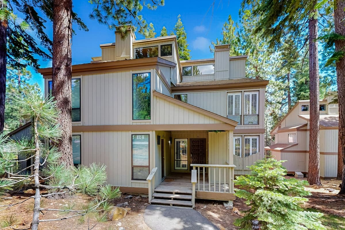 Kingwood Village Condo with Pool & Mountain Access - Photo 1