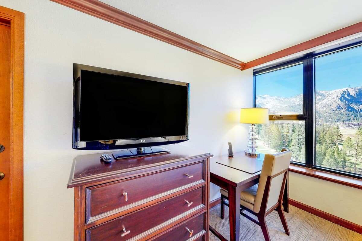 Ski-in/Ski-out Studio at Everline Resort & Spa - Photo 5