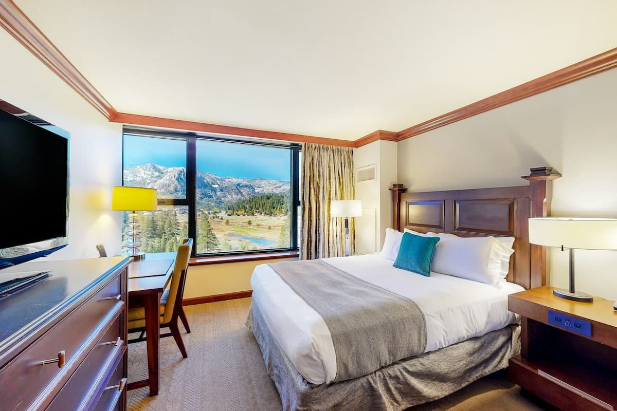 Ski-in/Ski-out Studio at Everline Resort & Spa - Photo 4