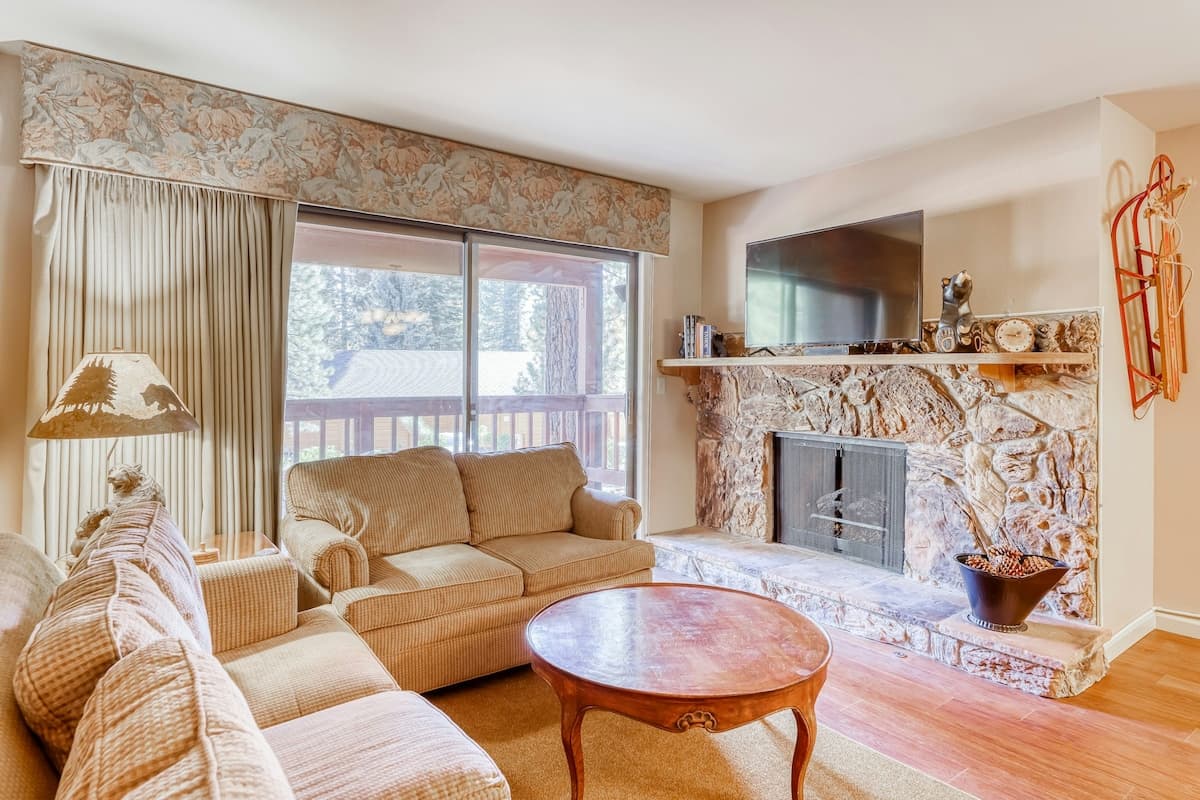 Condo in Incline Village · ★4.0 · 4 bedrooms · 4 beds · 4 private baths - Photo 1