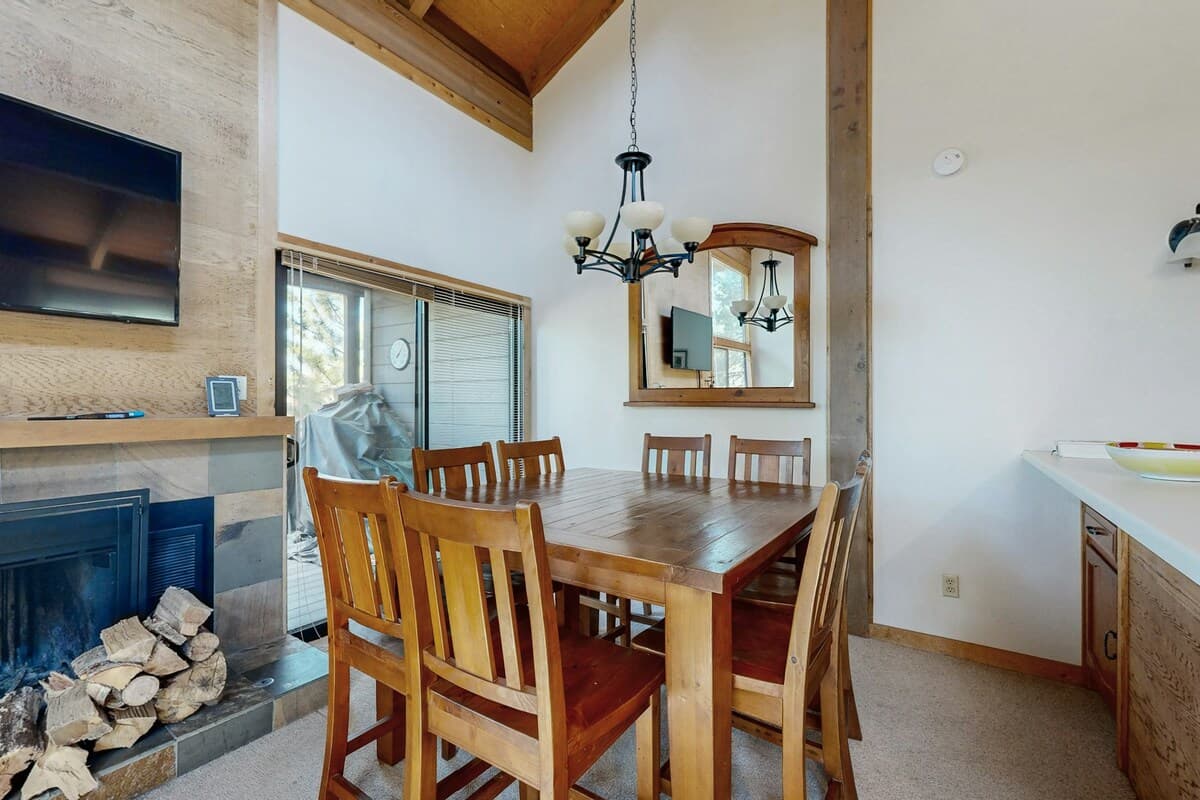 Rocky Point Charms Mountain Views & Fireplace - Photo 4