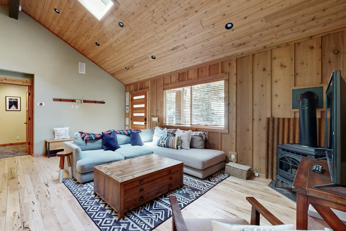 Westshore Oasis with Hot Tub Near Homewood - Photo 4