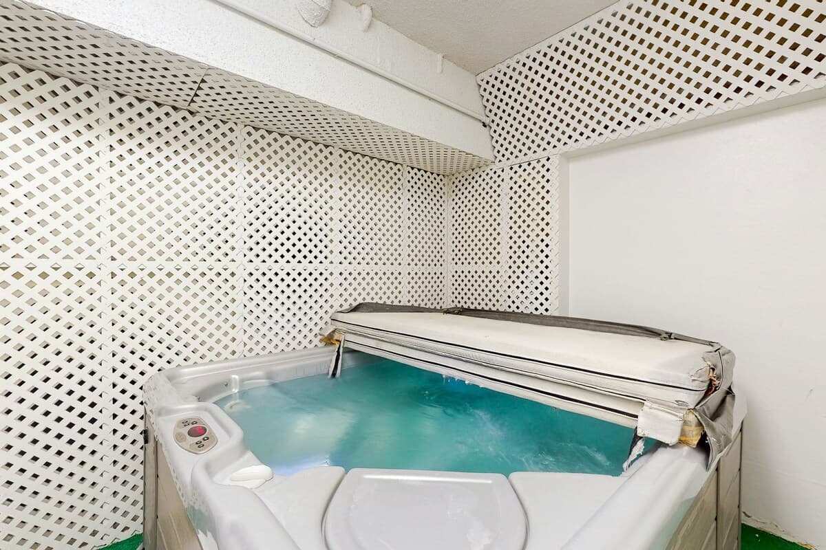 Townhouse in Glenbrook · ★4.48 · 4 bedrooms · 5 beds · 3.5 private baths - Photo 2
