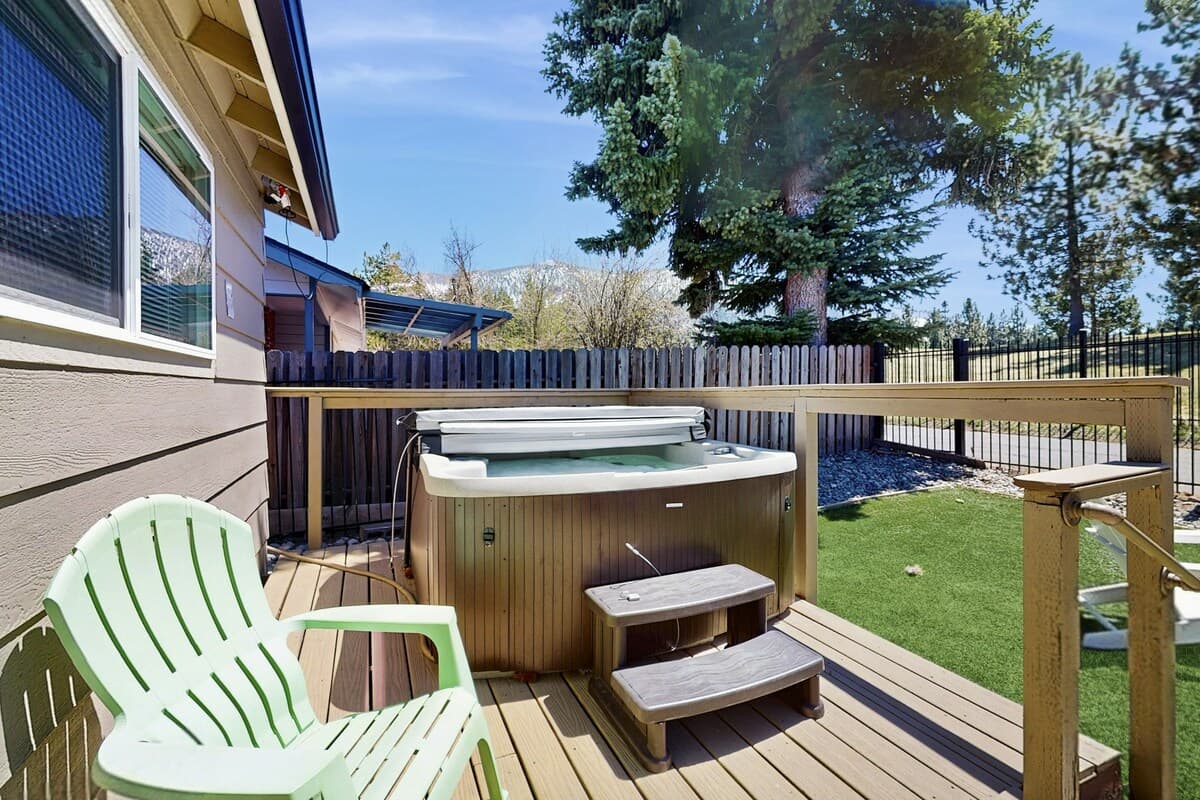 Home in Stateline · ★4.6 · 3 bedrooms · 3 beds · 2 private baths - Photo 2