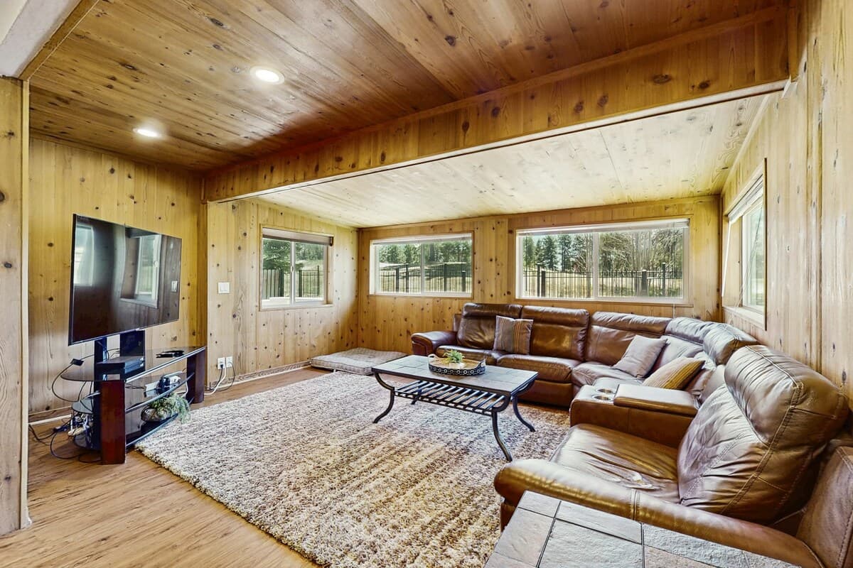 Home in Stateline · ★4.6 · 3 bedrooms · 3 beds · 2 private baths - Photo 3