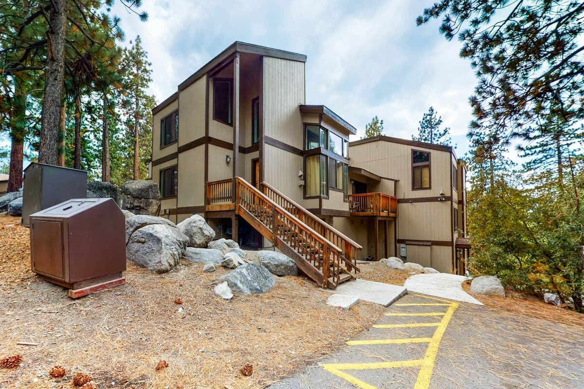 Townhouse in Zephyr Cove · ★4.55 · 3 bedrooms · 4 beds · 2 private baths - Photo 2