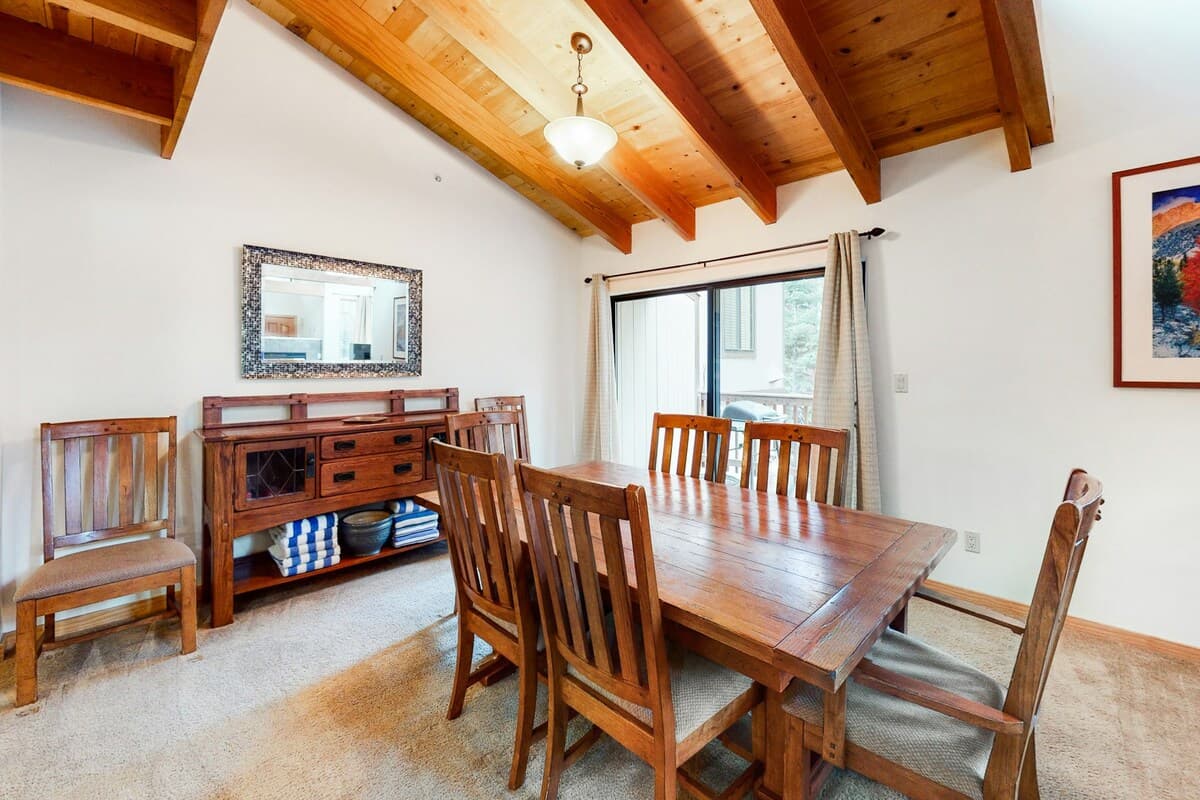 Townhouse in Zephyr Cove · ★4.55 · 3 bedrooms · 4 beds · 2 private baths - Photo 4