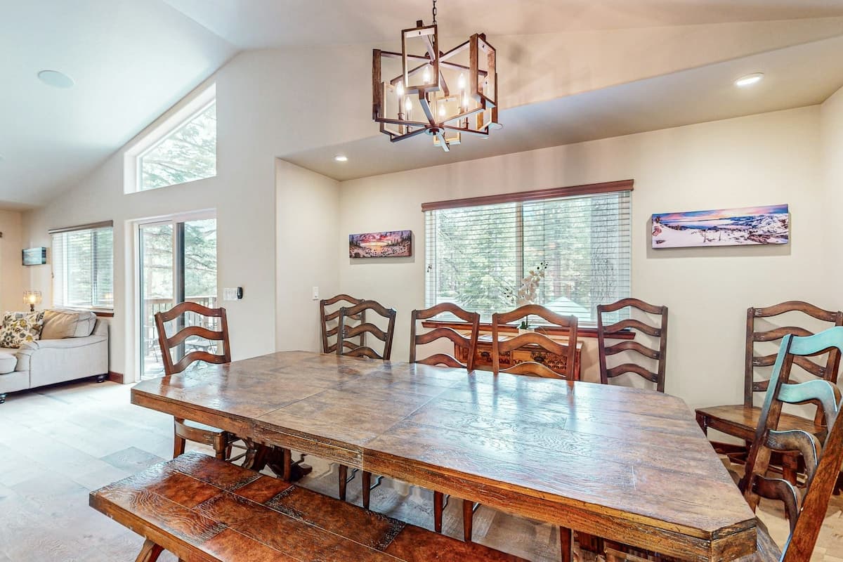 Prospector Palace Game Room & Alpine Style - Photo 4