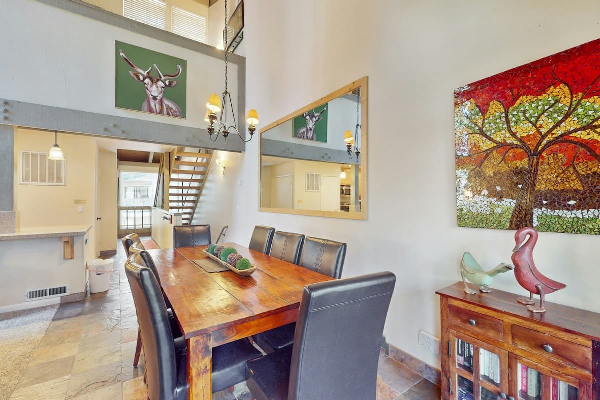 Lakeside Condo with Vaulted Ceilings & Fireplace - Photo 3
