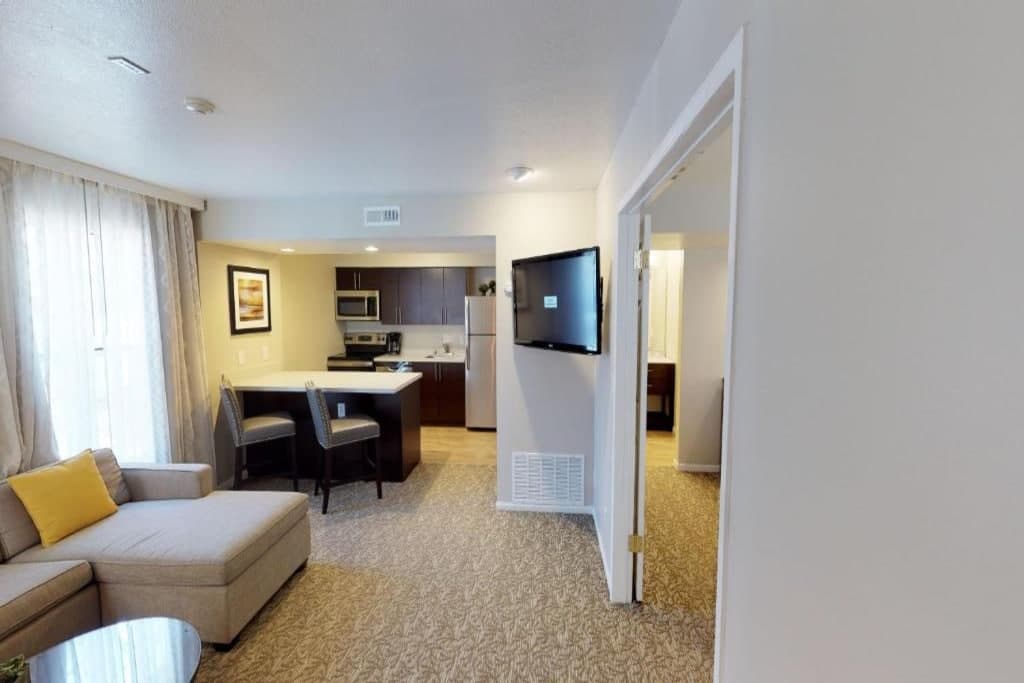 2 Hotel Rooms Near BART, Breakfast & Fireplace - Photo 5