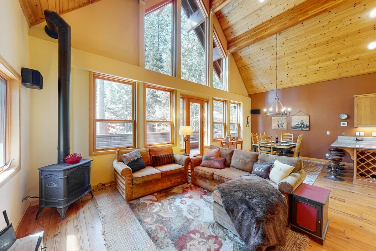 Fawn Haven 3BR Chalet Near Donner Lake & Skiing - Photo 2
