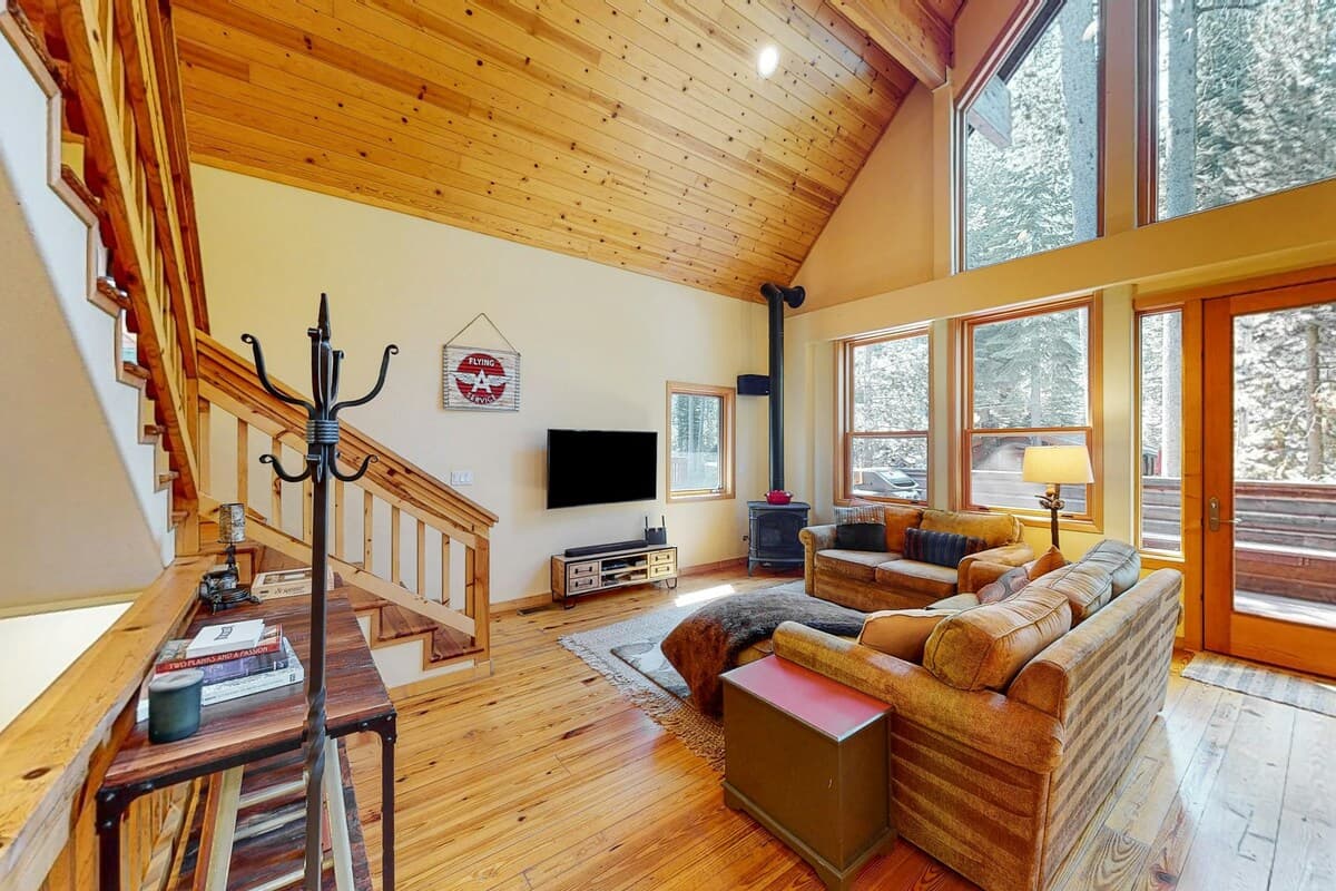 Fawn Haven 3BR Chalet Near Donner Lake & Skiing - Photo 4