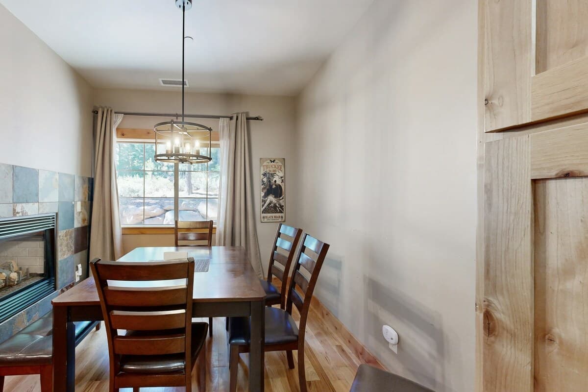 Walk-Friendly Truckee House Near Downtown & Skiing - Photo 5