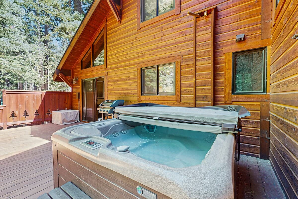 Mountain Retreat with Private Hot Tub & Pool - Photo 2