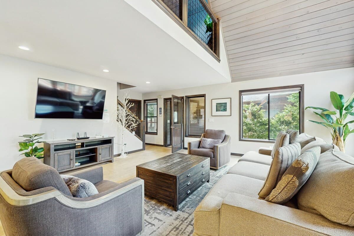 Meadowview Home with Private Hot Tub & Pool Access - Photo 4