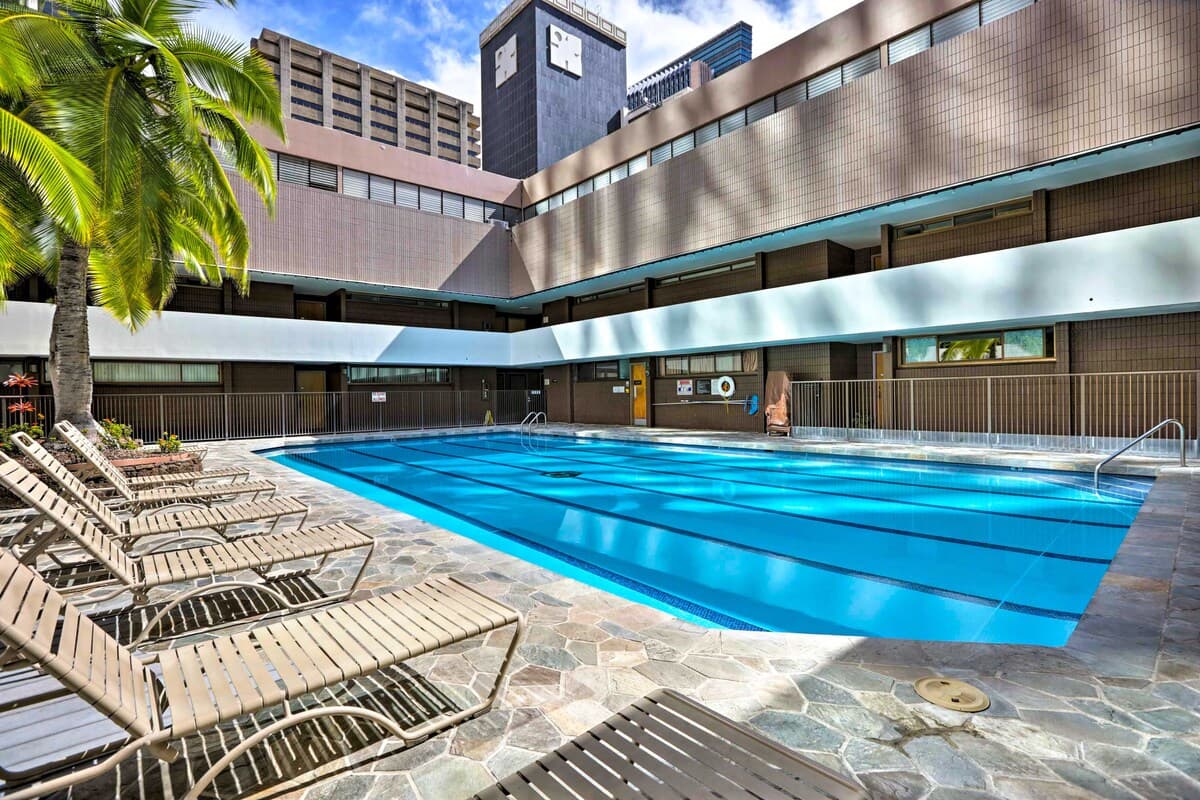 Free Parking Pool Harbor View Access Honolulu Gem! - Photo 3