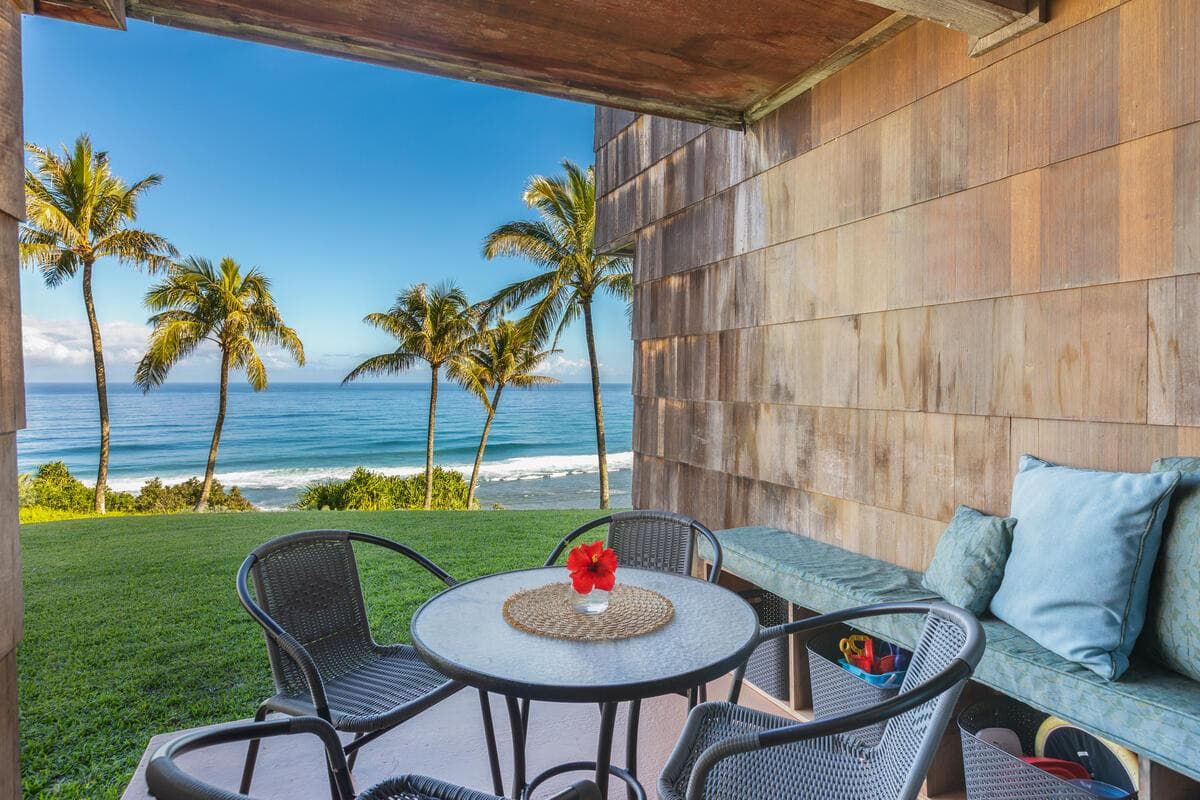 Condo in Princeville · ★4.92 · 1 bedroom · 2 beds · 1 bath - Photo 2