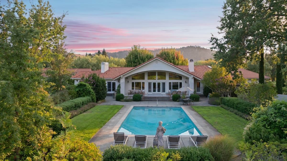 Private Vineyard Estate with Pool & Hot Tub - Photo 5