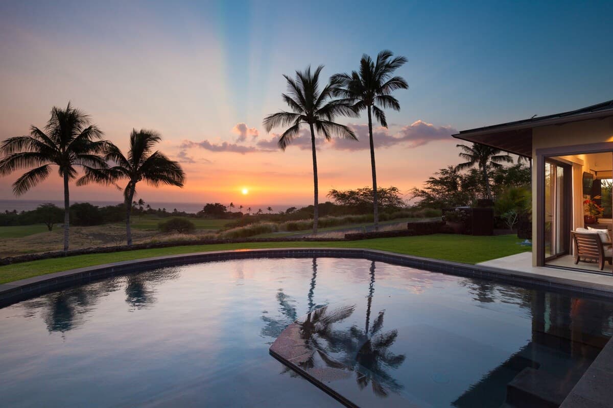 Home in Waimea · ★5.0 · 4 bedrooms · 6 beds · 4.5 baths - Photo 2