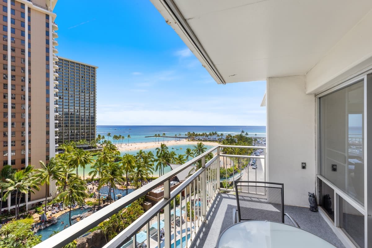 Ilikai Hotel Condo with Ocean, Lagoon & Fireworks - Photo 1