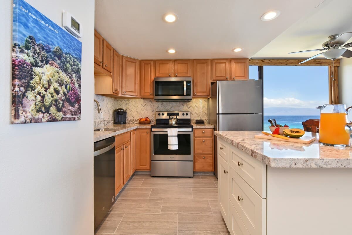 Condo in Lahaina · ★4.69 · 1 bedroom · 1 bed · 1 bath - Photo 2
